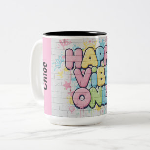 Tasse 2 Couleurs Brique avec texte coloré disant « Happy Vibe Only 
