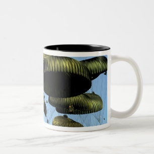 Tasse 2 Couleurs C-17 Globemaster III de l'armée de l'air américain