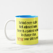 Tasse 2 Couleurs Cadeaux hilares d'infirmière "derrière chaque (Gauche)