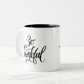 Tasse 2 Couleurs Calligraphie de pinceau 'So Thankful' (Devant gauche)