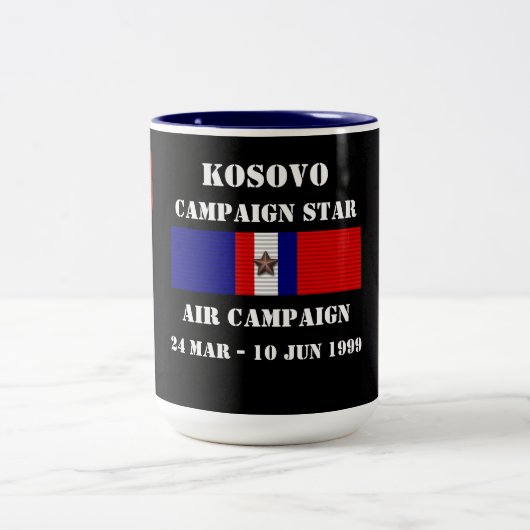 Tasse 2 Couleurs Campagne aérienne du Kosovo (Centre)