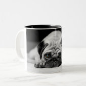 Tasse 2 Couleurs Carlin triste (Devant gauche)