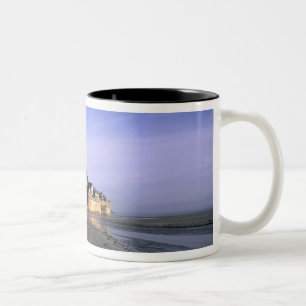 Tasse 2 Couleurs Célèbre forteresse de l'île du Mont St. Michel en