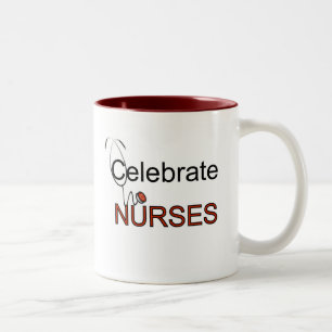 Tasse 2 Couleurs Célébrez le T-shirts et les cadeaux d'infirmièr