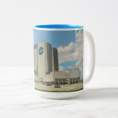 Tasse 2 Couleurs Centre spatial Kennedy de la NASA (Devant droit)