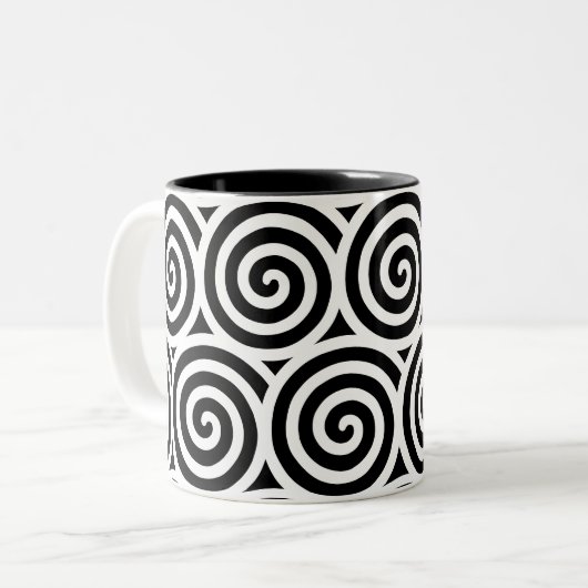 Tasse 2 Couleurs Cercles tourbillonnants en noir et blanc (Devant gauche)