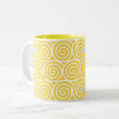 Tasse 2 Couleurs Cercles tourbillonnants sur jaune et blanc (Devant gauche)
