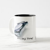Tasse 2 Couleurs C'est D.J. Thing ! (Devant gauche)
