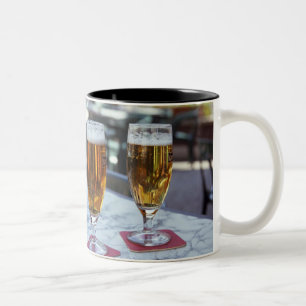 Tasse 2 Couleurs Chablis; deux bières cool à 42 degrés chauds été