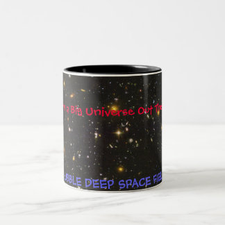 TASSE 2 COULEURS CHAMP D'ESPACE LOINTAIN DE HUBBLE