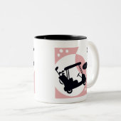 Tasse 2 Couleurs Chariot de golf rétro en noir et rose (Devant droit)