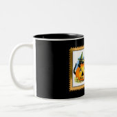 Tasse 2 Couleurs Chat d'Halloween assis dans une citrouille Jack O (Gauche)