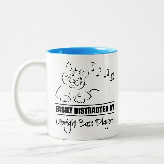 Tasse 2 Couleurs Chat facilement distrait par des joueurs de basse (Gauche)