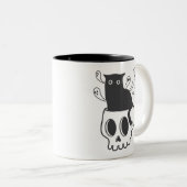 Tasse 2 Couleurs Chat noir en chemise crâne Éffrayante mignonne Hal (Devant droit)