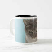 Tasse 2 Couleurs Chat regardant la souris de jouet sur la (Devant gauche)