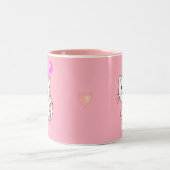 Tasse 2 Couleurs Chatte chatte joyeux tenant un ballon sur Pink Two (Centre)