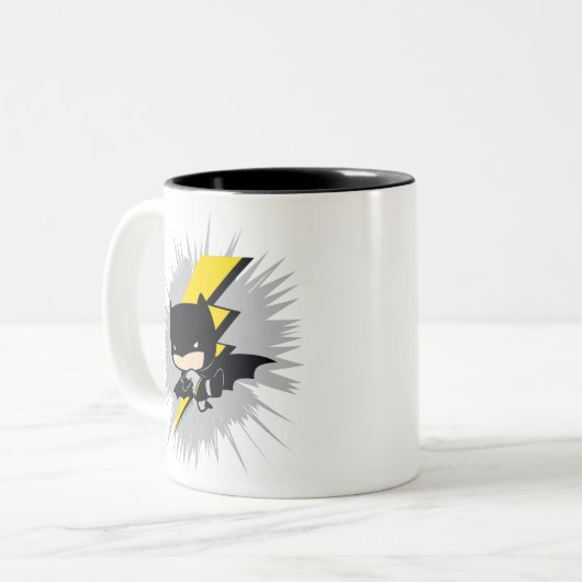 Tasse 2 Couleurs Chibi Batman Lightning Kick (Devant gauche)
