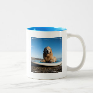 Tasse 2 Couleurs Chien de golden retriever s'étendant sur un