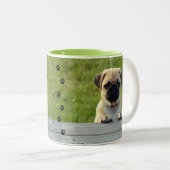 Tasse 2 Couleurs Chiot de carlin (Devant droit)