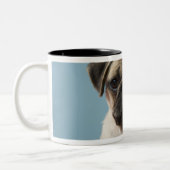 Tasse 2 Couleurs Chiot de carlin sur le fond bleu (Gauche)