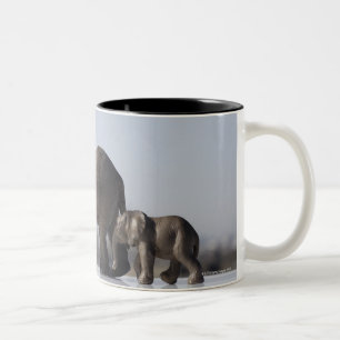 Tasse 2 Couleurs Ciel bleu d'antécédents familiaux d'éléphant