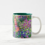 Tasse 2 Couleurs Claude Monet : Le jardin d'iris chez Giverny<br><div class="desc">Une tasse classique colorée comportant le jardin d'iris chez Giverny,  peint par le peintre impressionniste français Claude Monet.</div>