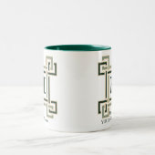 Tasse 2 Couleurs Clé grecque verte forestière classique Monogramme (Centre)