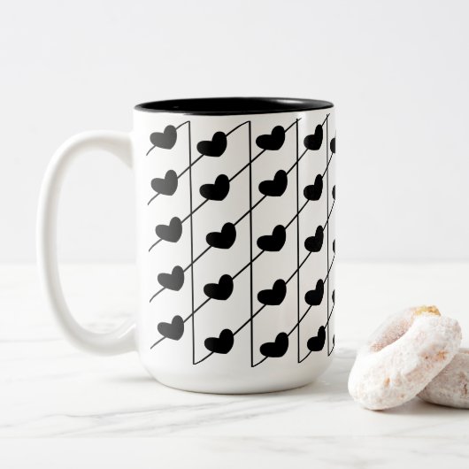 Tasse 2 Couleurs Coeurs à rayures noires (Avec donut)