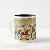 Tasse 2 Couleurs Conan remet les clés de Dinan (Devant gauche)