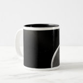 Tasse 2 Couleurs Concept artistique de l'objet Kuiper Belt (Devant gauche)