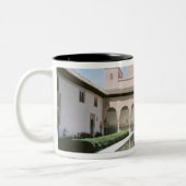 Tasse 2 Couleurs Cour des myrtes, commencée en 1333 (Gauche)