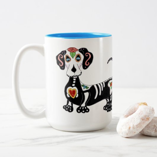 Tasse 2 Couleurs Crâne à sucre Dachshund (Avec donut)