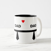 Tasse 2 Couleurs Cravate papa moderne en noir et blanc (Devant droit)