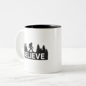 Tasse 2 Couleurs Croire en Bigfoot (Devant gauche)