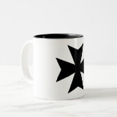 Tasse 2 Couleurs Croix maltaise noire (Devant gauche)