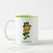 Tasse 2 Couleurs Cute Leprechaun, Calligraphie & Pot d'or (Gauche)