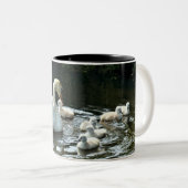 Tasse 2 Couleurs Cygne blanc avec poules (Devant droit)