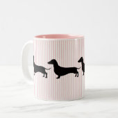 Tasse 2 Couleurs Dachshund à rayure rose (Devant gauche)