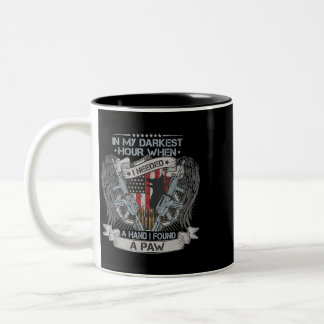 Tasse 2 Couleurs Dans mon heure la plus sombre, j'avais besoin d'un