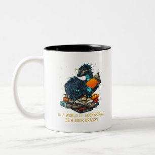Tasse 2 Couleurs dans un monde de vers de livres être un dragon de