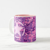 Tasse 2 Couleurs Décor Camouflage numérique rose-chaud (Devant gauche)
