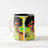 Tasse 2 Couleurs Déesse de graffiti (Devant gauche)