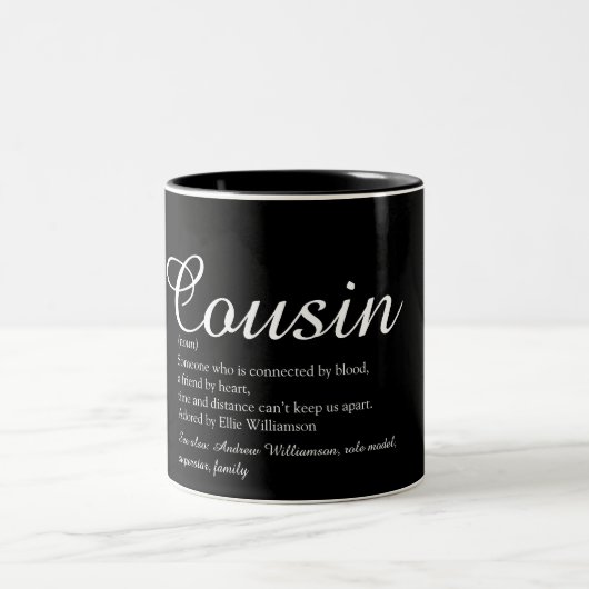 Tasse 2 Couleurs Définition de cousin préféré Script Noir et Blanc (Centre)