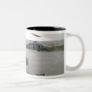 Tasse 2 Couleurs Deux HH-60G pavent des faucons
