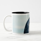 Tasse 2 Couleurs Deux pingouins affectueux (Gauche)