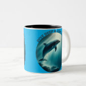Tasse 2 Couleurs Dive Deep Live Dolphin gratuit (Devant droit)
