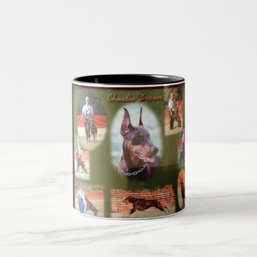 Tasse 2 Couleurs Dobermann de travail de brun de Charlie (Centre)