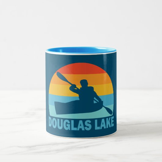 Tasse 2 Couleurs Douglas Lake Tennessee Kayak (Centre)