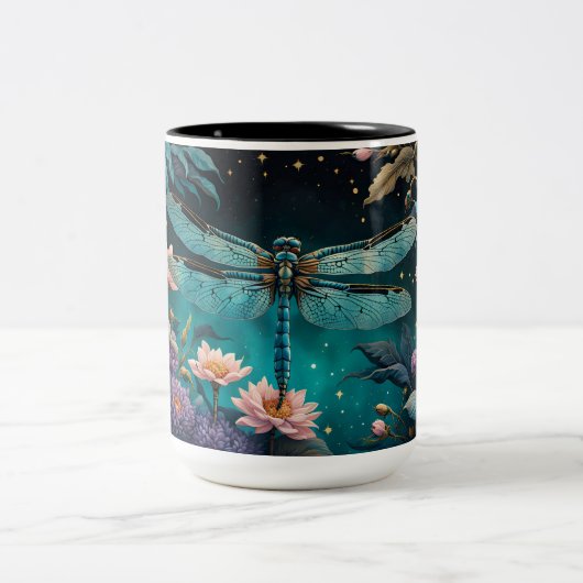 Tasse 2 Couleurs Dragonfly dans un jardin fleuri la nuit (Centre)