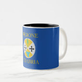 Tasse 2 Couleurs Drapeau de Calabre (Italie) (Devant droit)